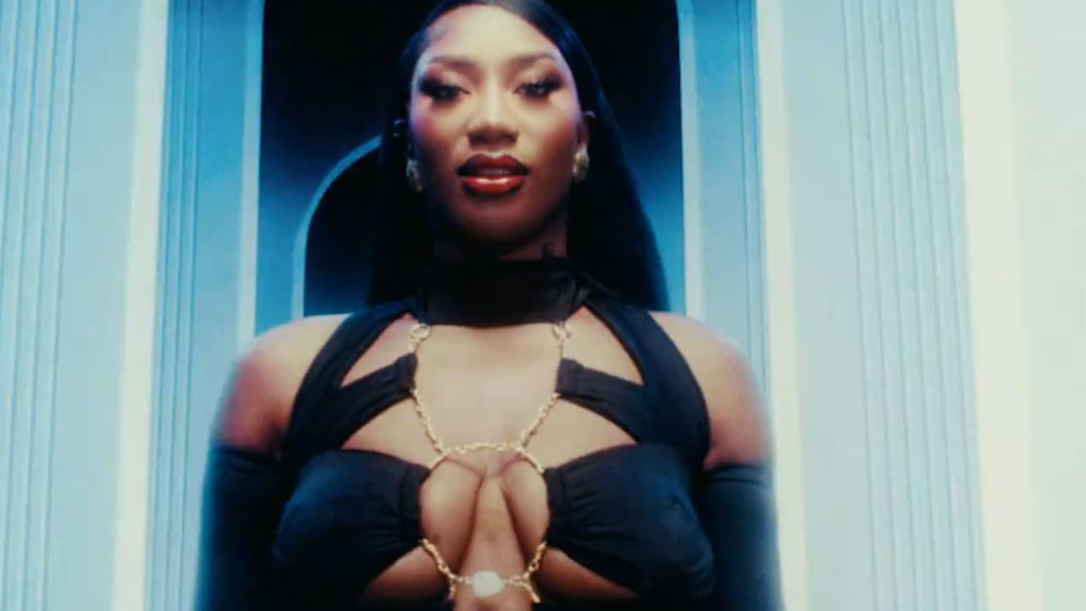 nouvelle-ecole-aya-nakamura