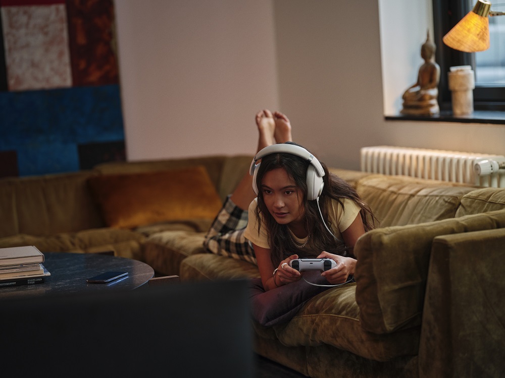 H6PRO Closed_lifestyle_06