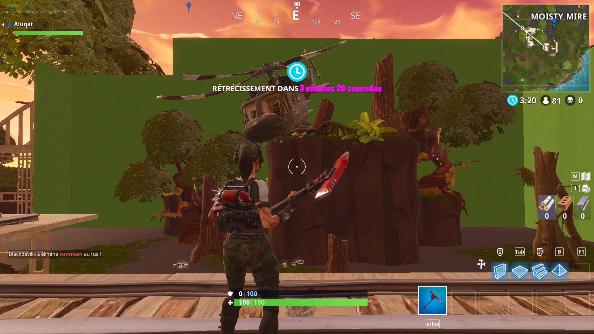 Défi : Fouiller entre un banc, un camion...