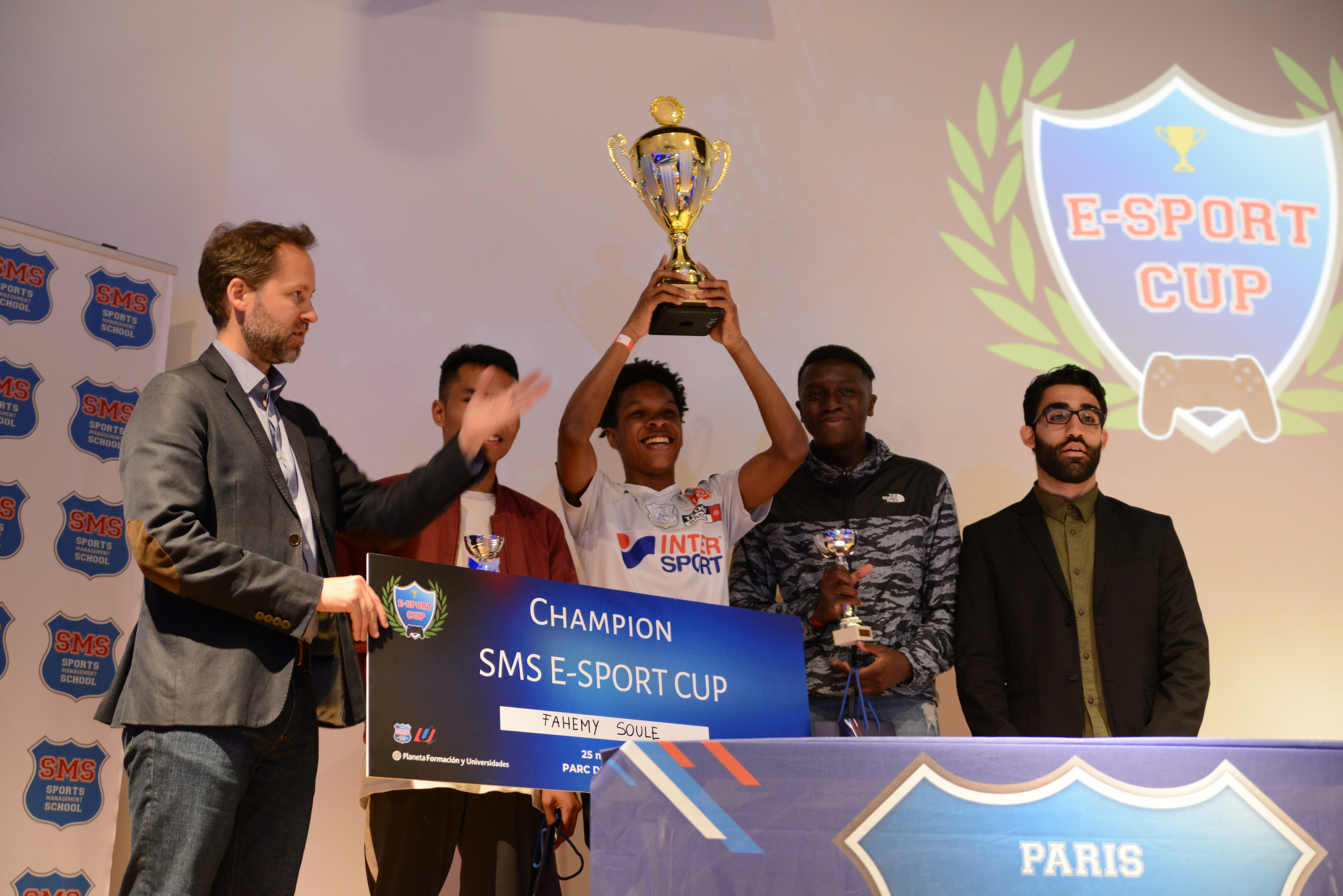Famsinho s'impose lors de la SMS Esports Cup FIFA