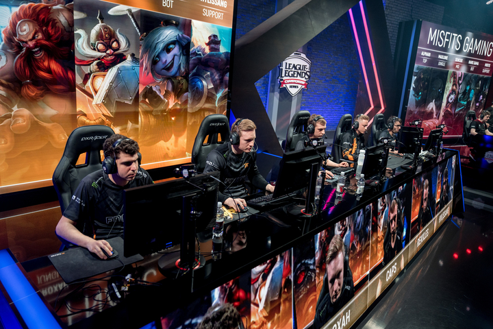 LoL : Fnatic, G2 Esports, Misfits, Vitality et Schalke 04 seraient acceptées en franchise – LCS 2019