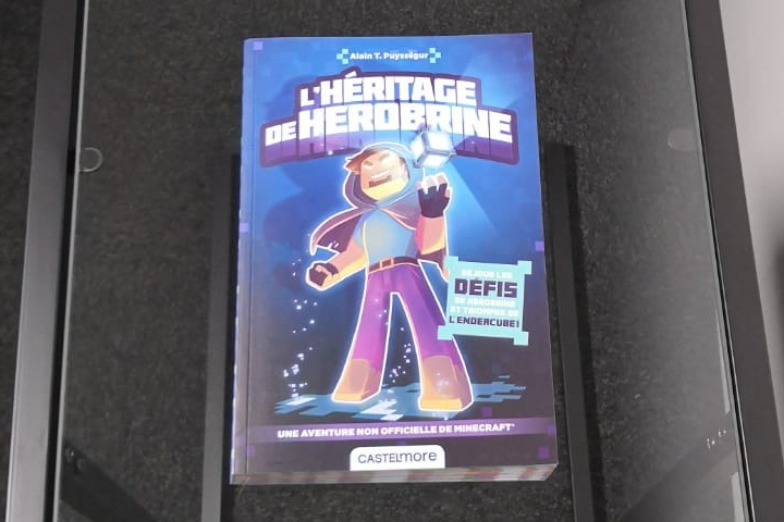 Minecraft : L’héritage de Herobrine, un livre de jeux et d’énigmes sur Minecraft