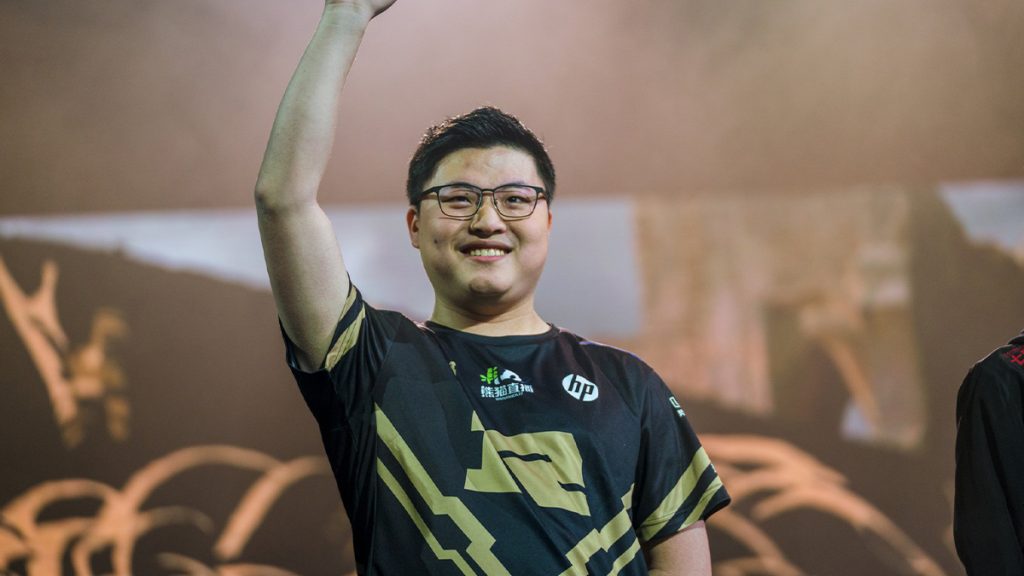 Uzi LoL : l’ADC de légende serait de retour en LPL chez EDG !